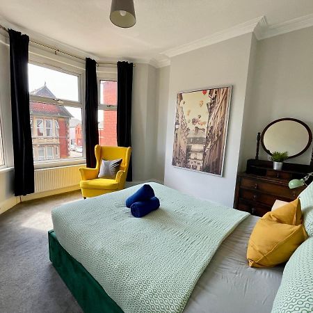 Edwardian City Centre House For Big Groups, Offroad Parking & Hot Tub! カーディフ エクステリア 写真