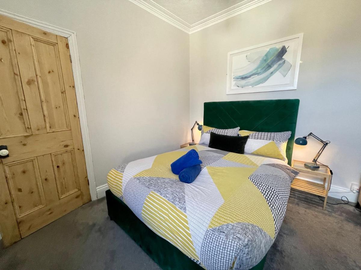 Edwardian City Centre House For Big Groups, Offroad Parking & Hot Tub! カーディフ エクステリア 写真