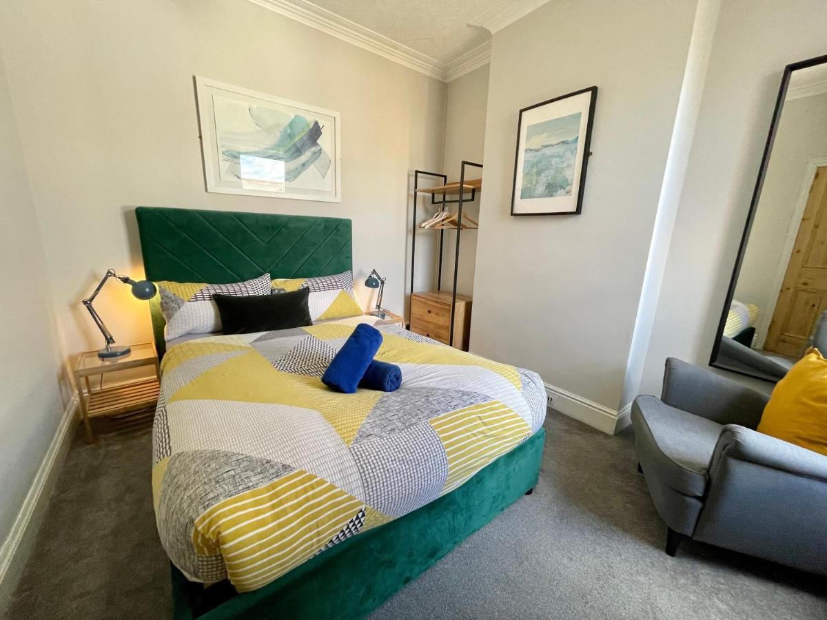 Edwardian City Centre House For Big Groups, Offroad Parking & Hot Tub! カーディフ エクステリア 写真