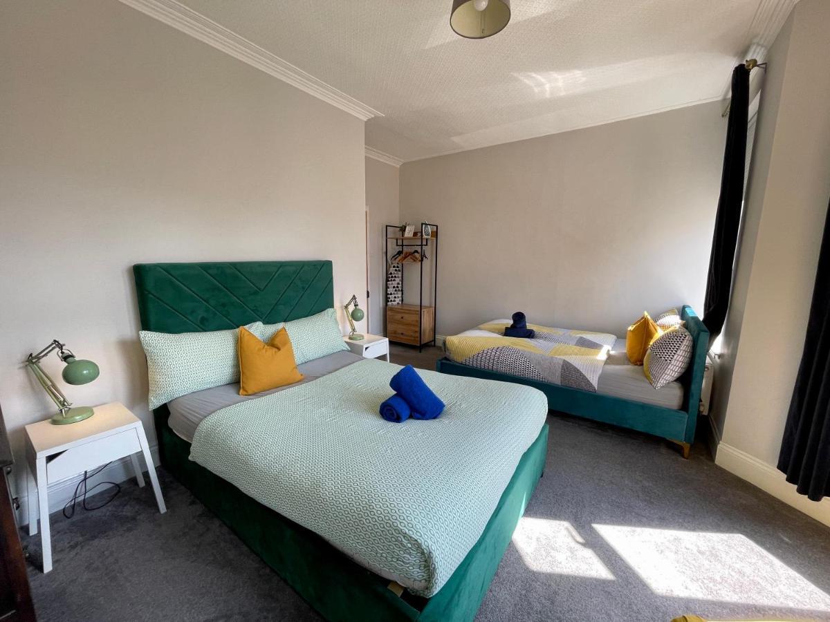 Edwardian City Centre House For Big Groups, Offroad Parking & Hot Tub! カーディフ エクステリア 写真