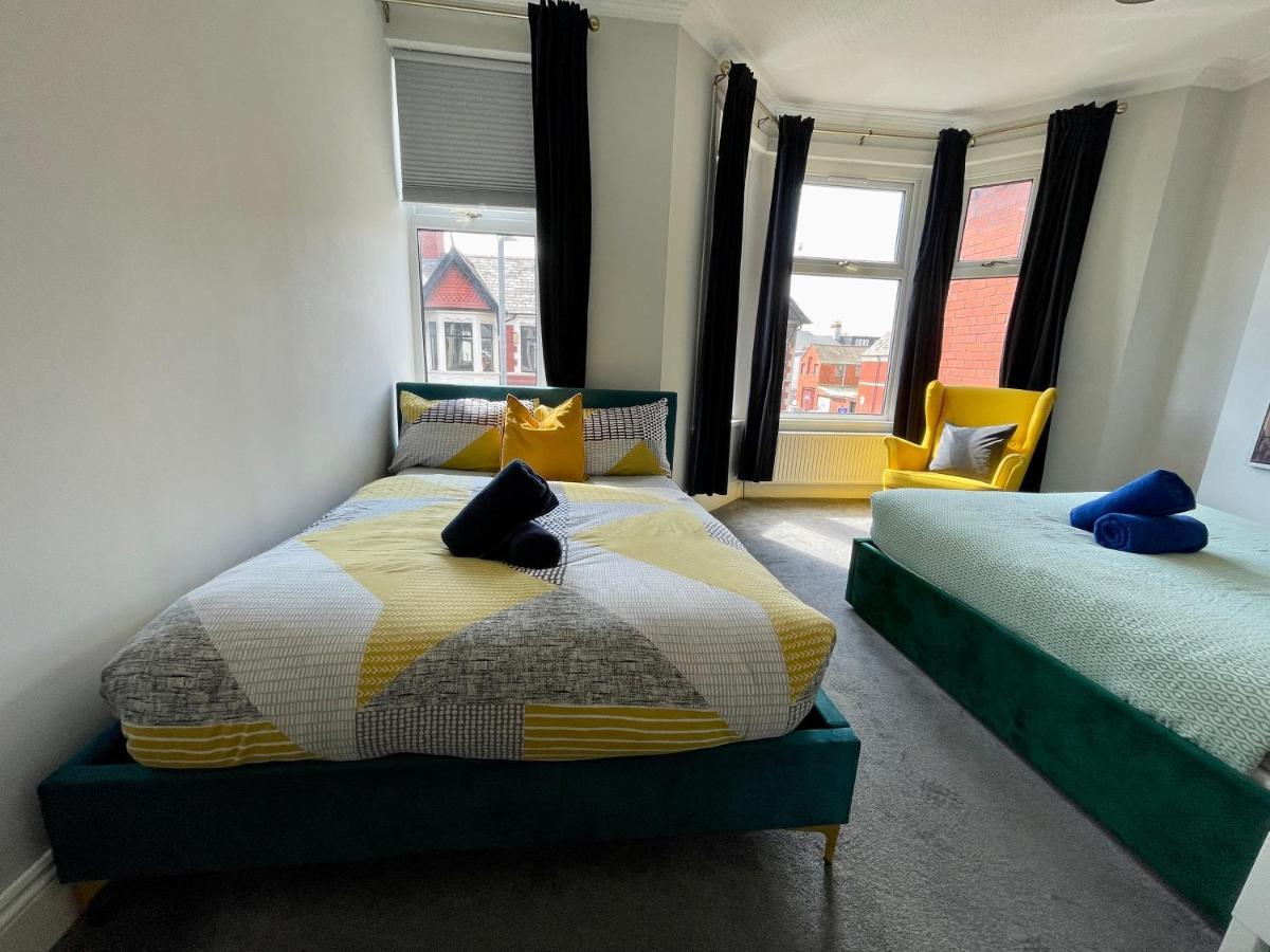 Edwardian City Centre House For Big Groups, Offroad Parking & Hot Tub! カーディフ エクステリア 写真