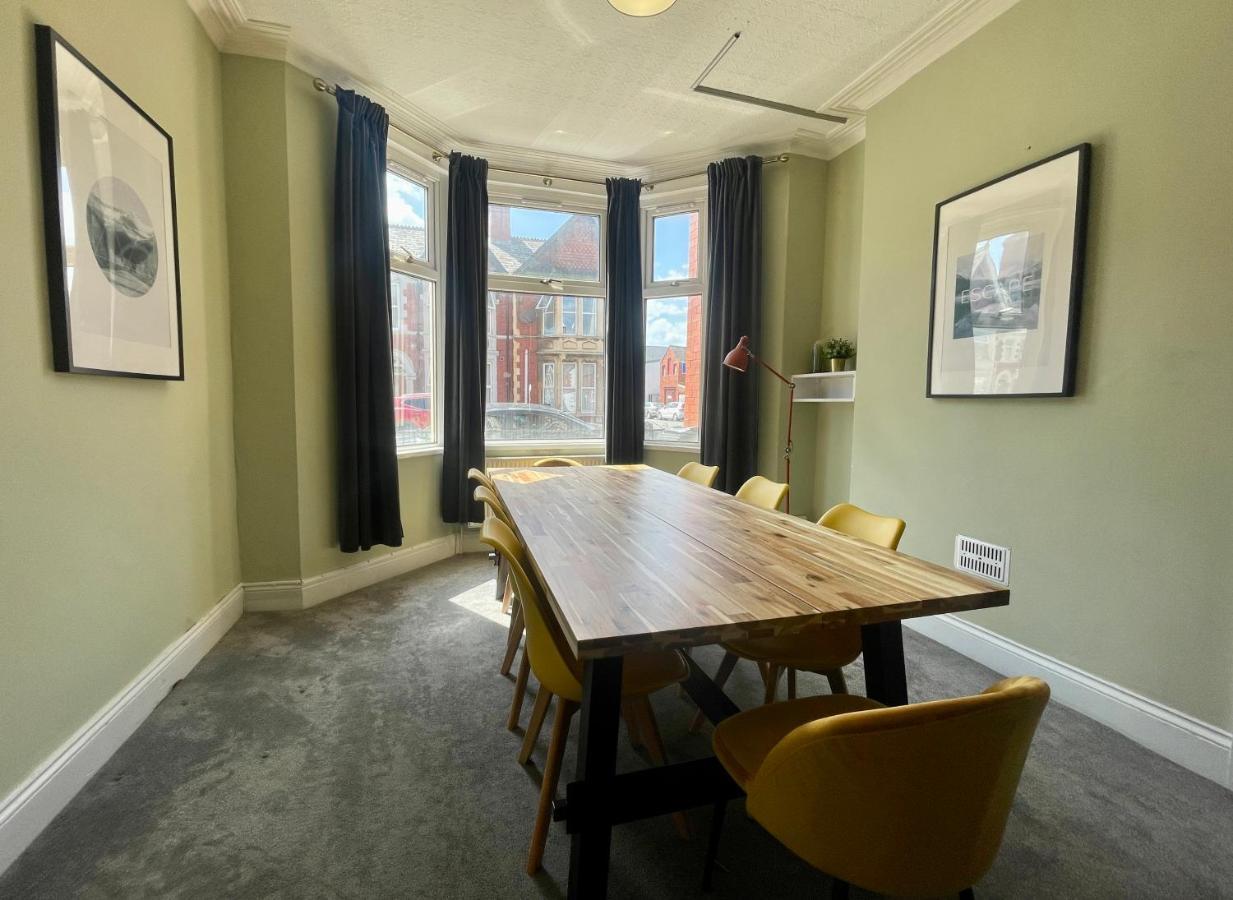 Edwardian City Centre House For Big Groups, Offroad Parking & Hot Tub! カーディフ エクステリア 写真