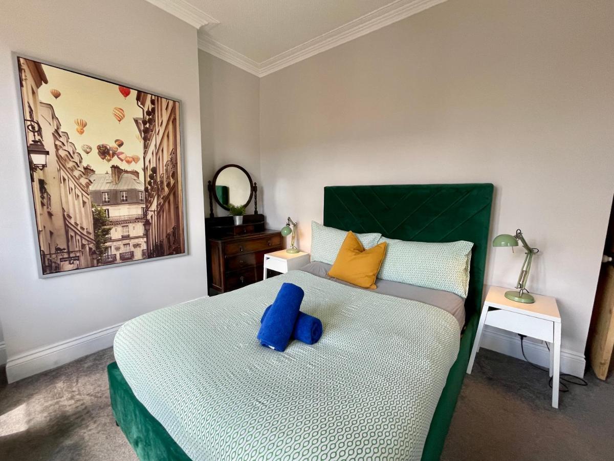 Edwardian City Centre House For Big Groups, Offroad Parking & Hot Tub! カーディフ エクステリア 写真